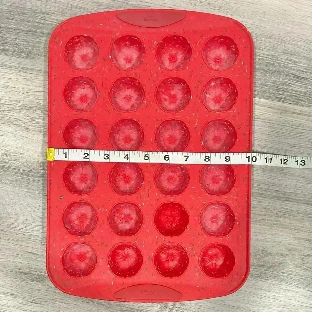 Trudeau Silicone Fluted Mini Cupcake Pan 24 Mini Festive Shaped Cakes Holiday - Picture 4 of 6